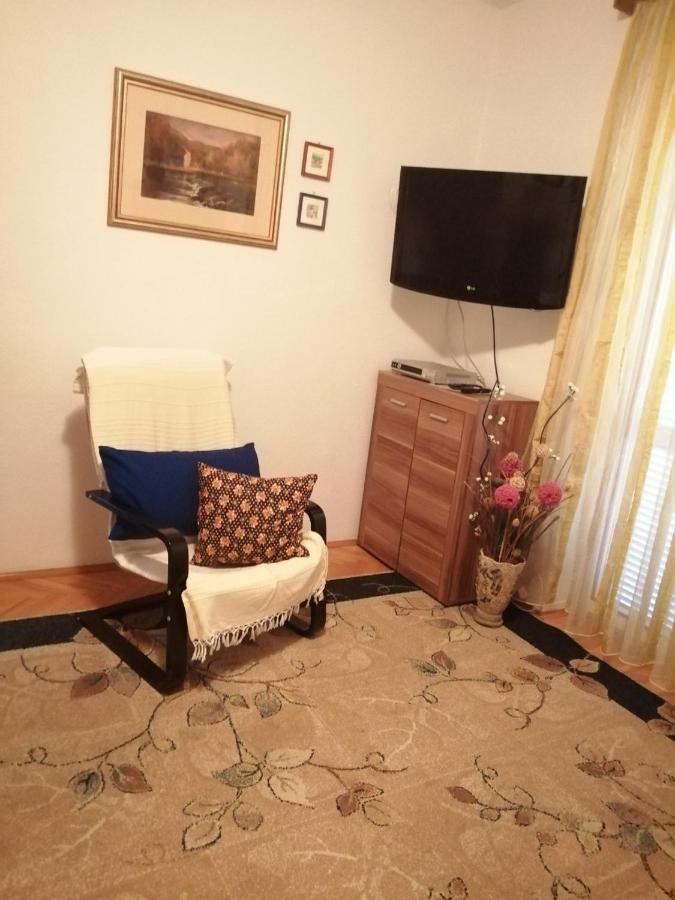 Appartement Apartman Mira à Baška Extérieur photo