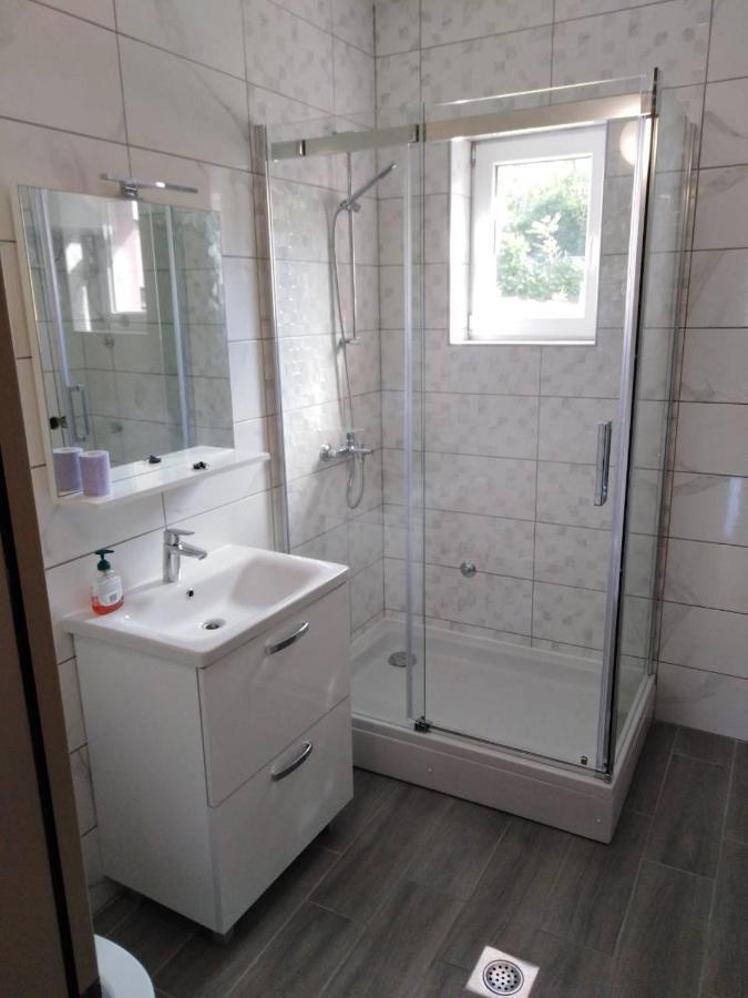 Appartement Apartman Mira à Baška Extérieur photo