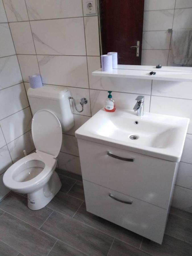 Appartement Apartman Mira à Baška Extérieur photo